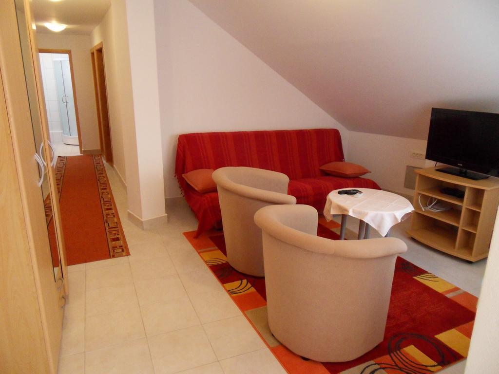 Apartments Petricevic 2 Selce Phòng bức ảnh